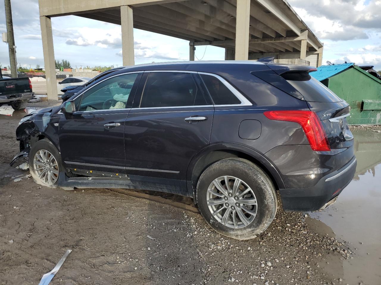 Image 2 of Cadillac Xt5 Luxury 2017 with VIN 1GYKNBRS8HZ111567