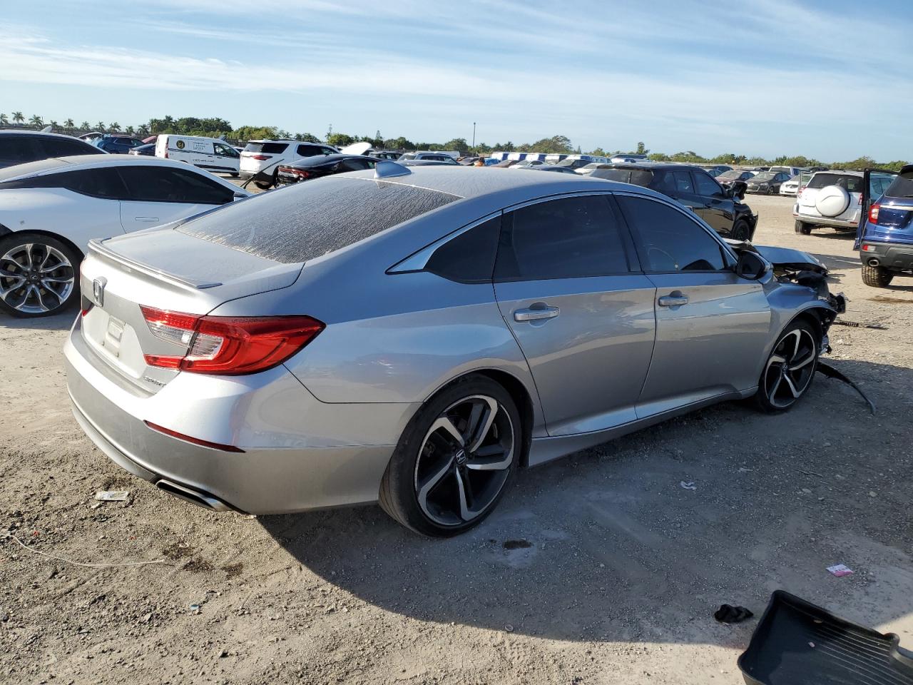 Obraz 3 z 2019 HONDA ACCORD SPORT 2019 z VIN 1HGCV1F31KA016793