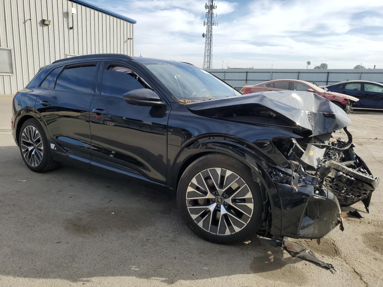 Изображение 3 2024 AUDI Q8 E-TRON PRESTIGE 2024 с VIN WA16ABGE0RB004226