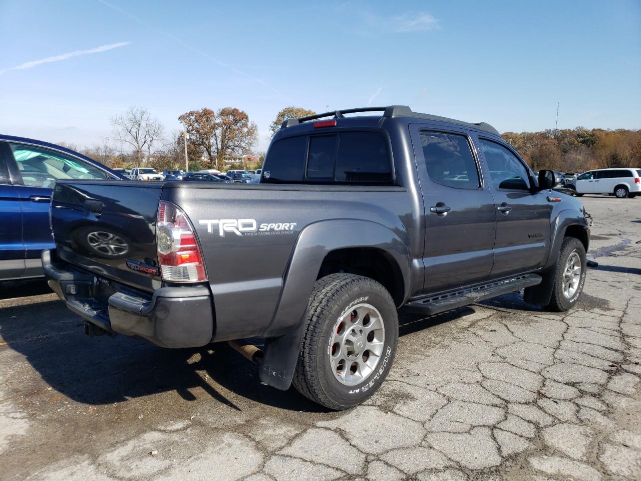 Image 3 of 2015 TOYOTA TACOMA DOUBLE CAB 2015 with VIN 3TMLU4EN8FM194599