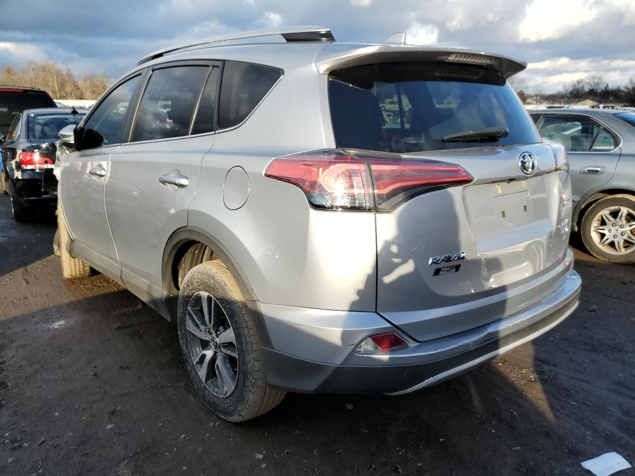 Image 2 of 2016 TOYOTA RAV4 XLE 2016 with VIN 2T3RFREV5GW523633