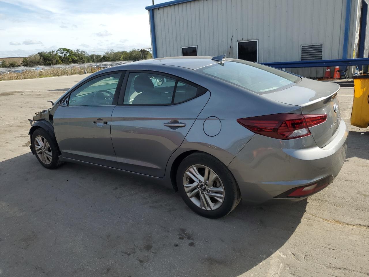Obraz 2 z 2019 HYUNDAI ELANTRA SEL 2019 z VIN 5NPD84LF3KH458963