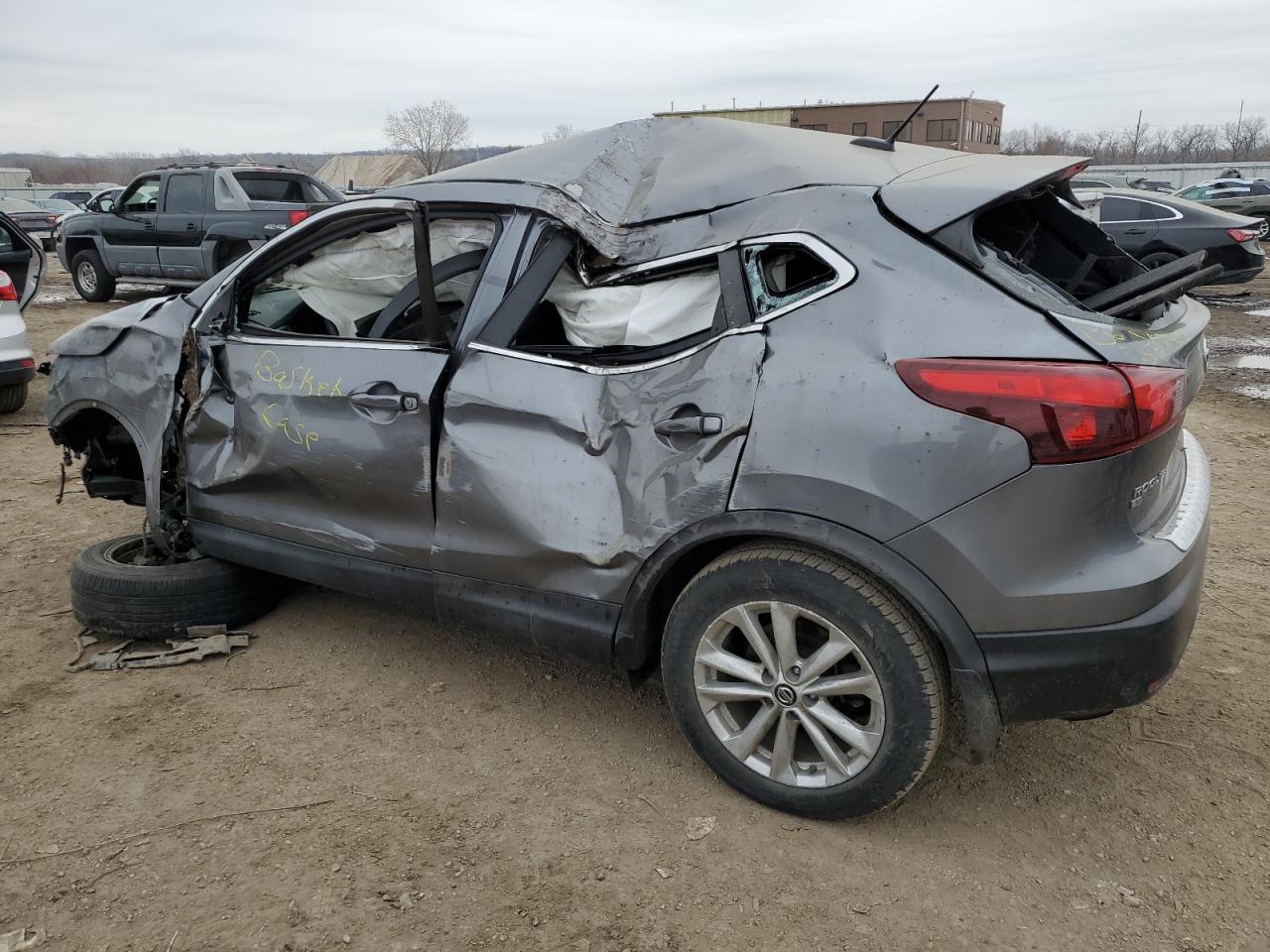 Obraz 2 z 2019 NISSAN ROGUE SPORT S 2019 z VIN JN1BJ1CP6KW526303