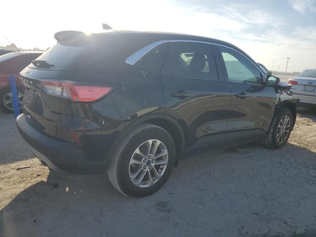 Image 3 of 2021 FORD ESCAPE SE 2021 with VIN 1FMCU0G66MUA98327