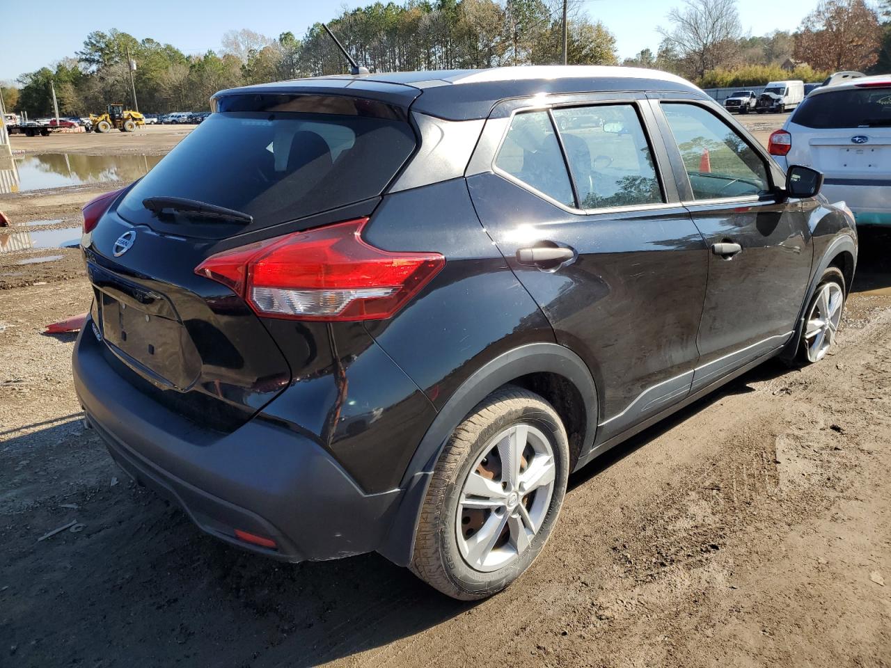 Image 3 of 2018 NISSAN KICKS S 2018 with VIN 3N1CP5CU7JL522393