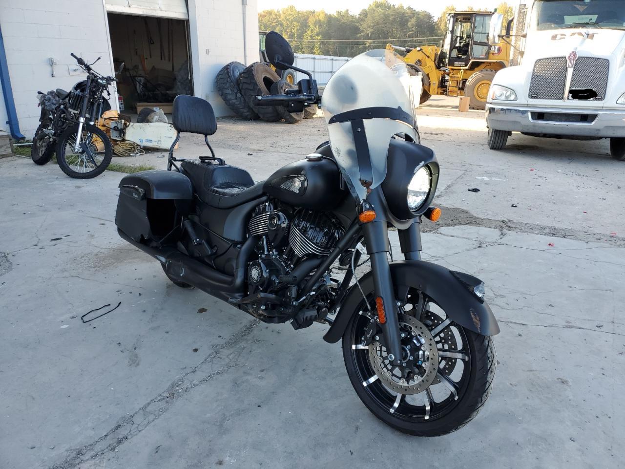 Obraz 1 z 2023 INDIAN MOTORCYCLE CO. SPRINGFIELD DARK HORSE 2023 z VIN 56KTJDBB8P3417661