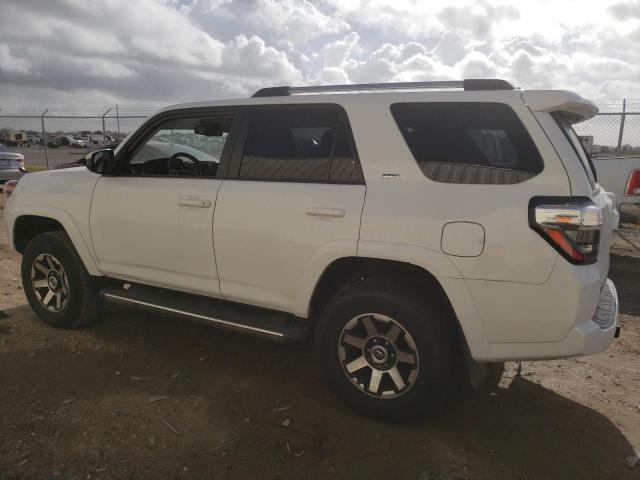 Image 2 of 2020 TOYOTA 4RUNNER SR5 2020 with VIN JTEZU5JR4L5217317