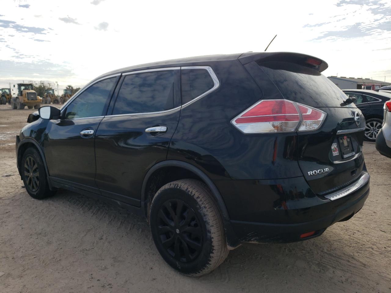 Image 2 of 2016 NISSAN ROGUE S 2016 with VIN JN8AT2MT5GW001894