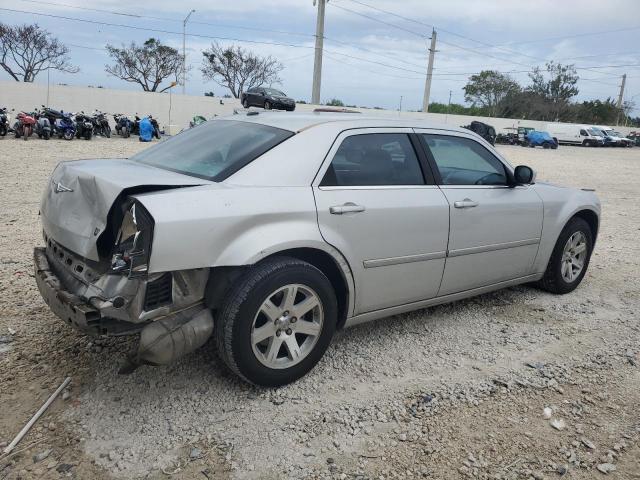 Obraz 3 z 2006 CHRYSLER 300 TOURING 2006 z VIN 2C3KA53G56H271611