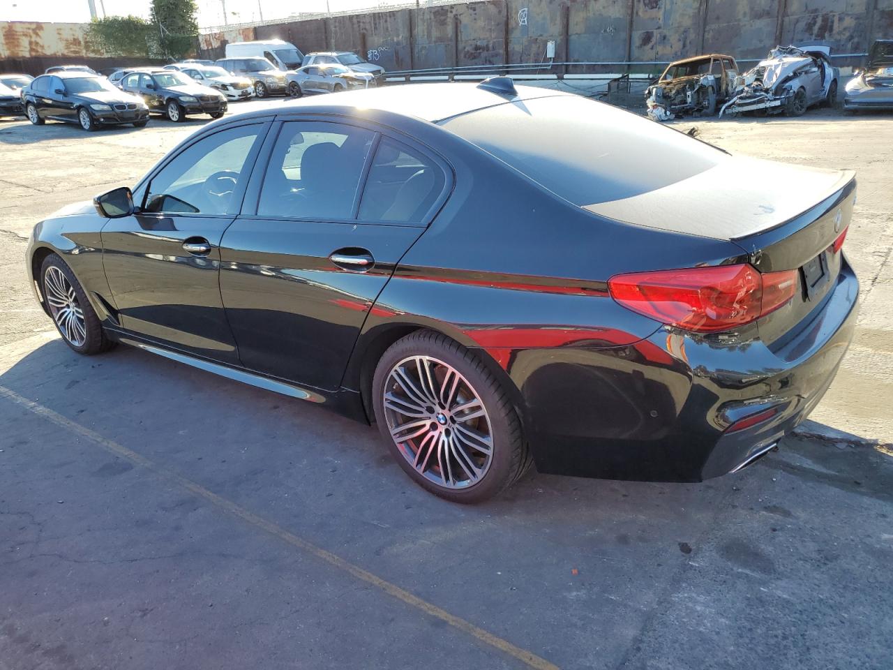 Изображение 2 2017 BMW 540 I 2017 с VIN WBAJE5C37HG477985