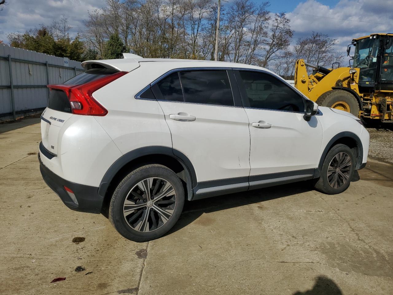 Image 3 of 2018 MITSUBISHI ECLIPSE CROSS SE 2018 with VIN JA4AT5AA5JZ038086