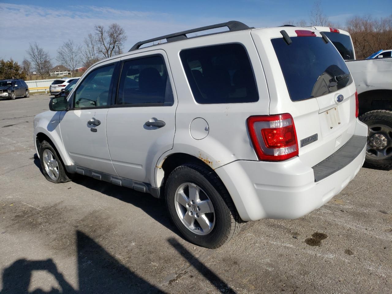 Image 2 of 2011 FORD ESCAPE XLT 2011 with VIN 1FMCU9D77BKA94085