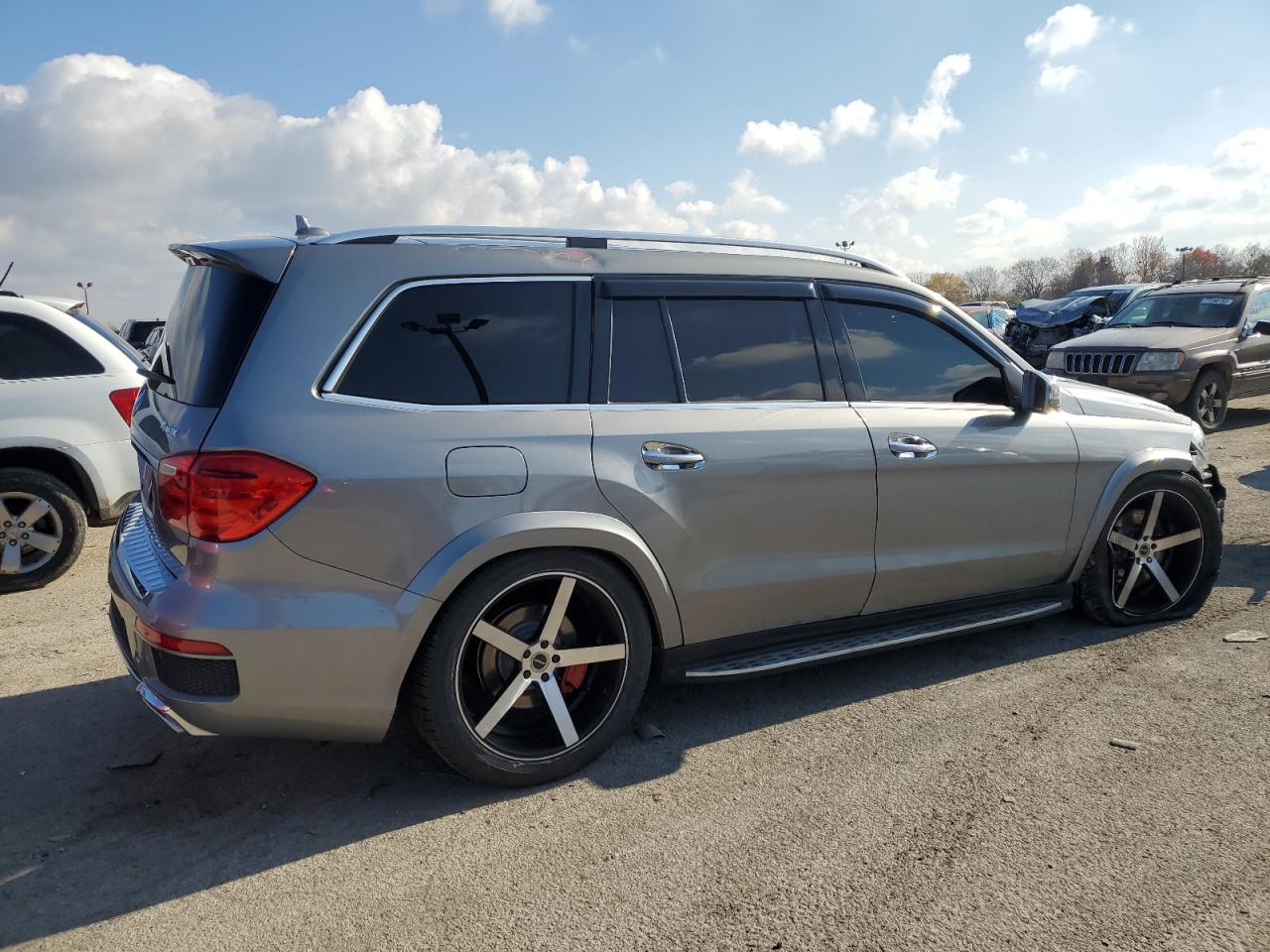 Obraz 3 z 2014 MERCEDES-BENZ GL 550 4MATIC 2014 z VIN 4JGDF7DE8EA361231