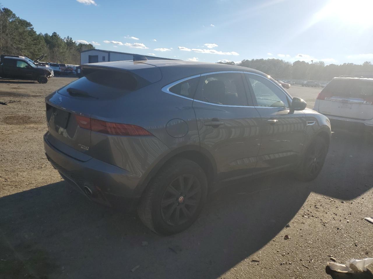 Изображение 3 2018 JAGUAR E-PACE S 2018 с VIN SADFJ2FX6J1Z05348