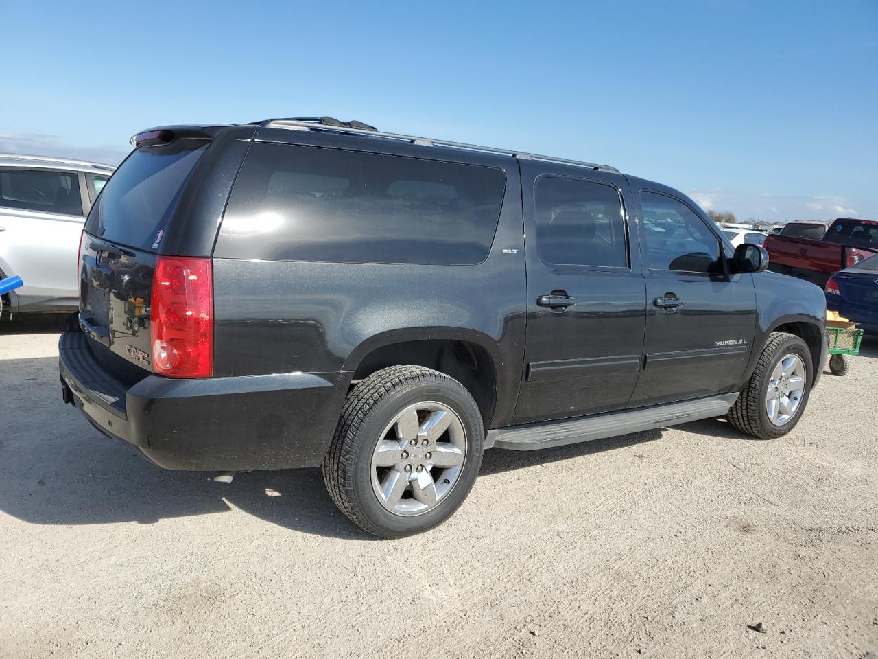 Obraz 3 z 2013 GMC YUKON XL C1500 SLT 2013 z VIN 1GKS1KE06DR307074