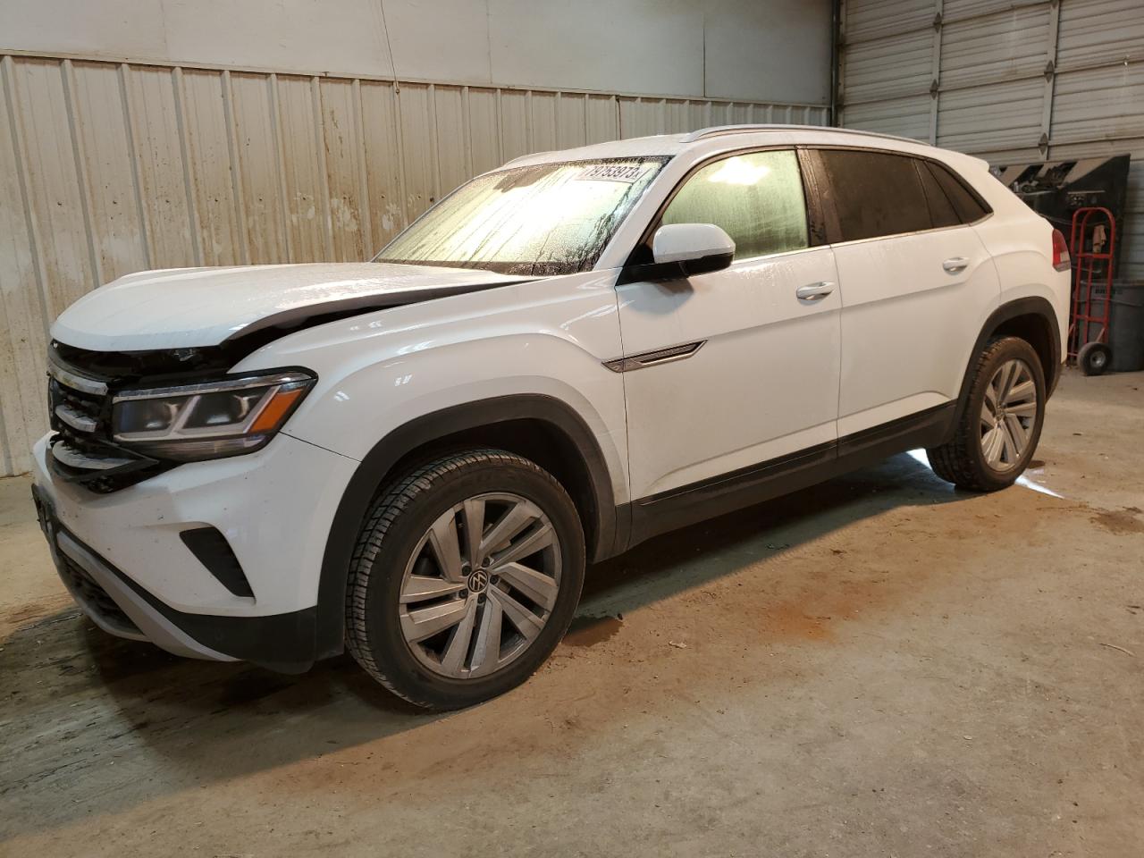 Image 1 of 2020 VOLKSWAGEN ATLAS CROSS SPORT SE 2020 with VIN 1V21E2CA2LC220053