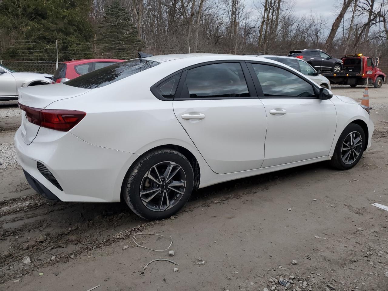 Изображение 3 2022 KIA FORTE FE 2022 с VIN 3KPF24ADXNE475540