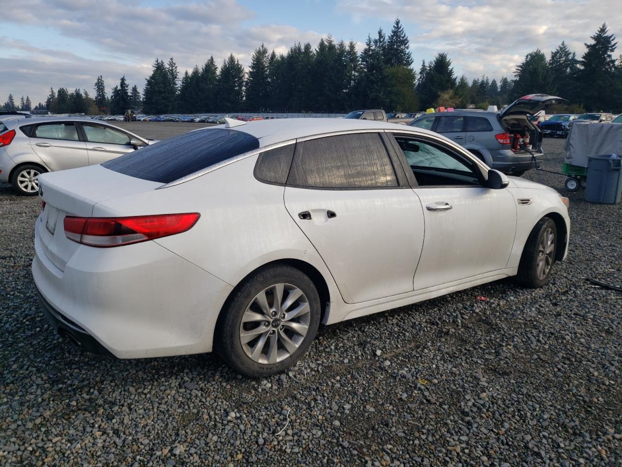 Изображение 3 2016 KIA OPTIMA LX 2016 с VIN 5XXGT4L32GG062771