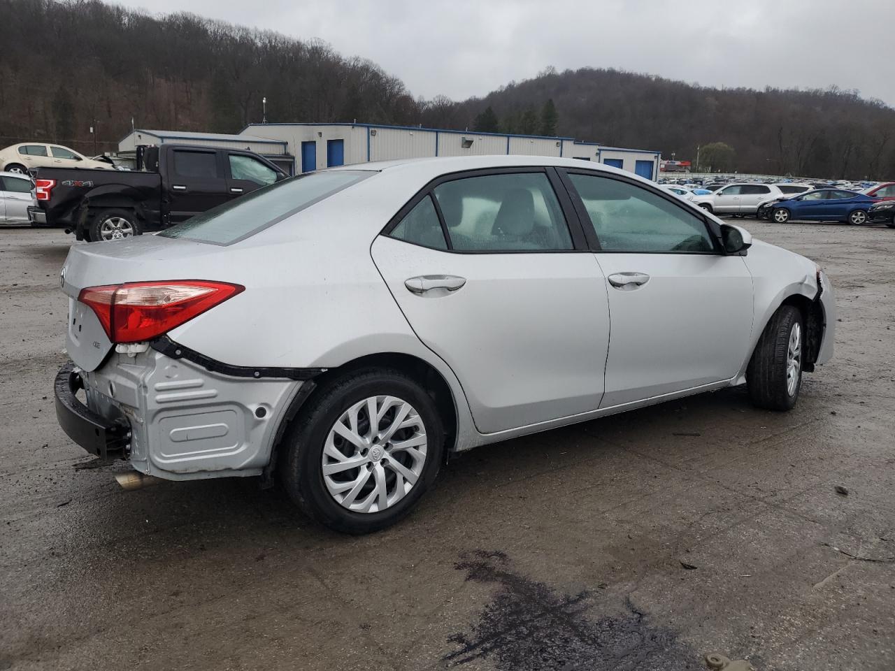 Obraz 3 z 2017 TOYOTA COROLLA L 2017 z VIN 2T1BURHE4HC810413