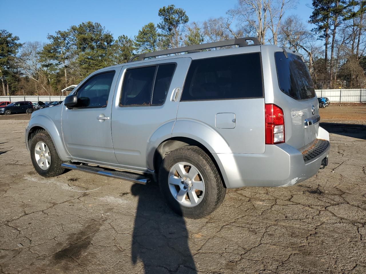 Изображение 2 2011 NISSAN PATHFINDER S 2011 с VIN 5N1AR1NN9BC624073