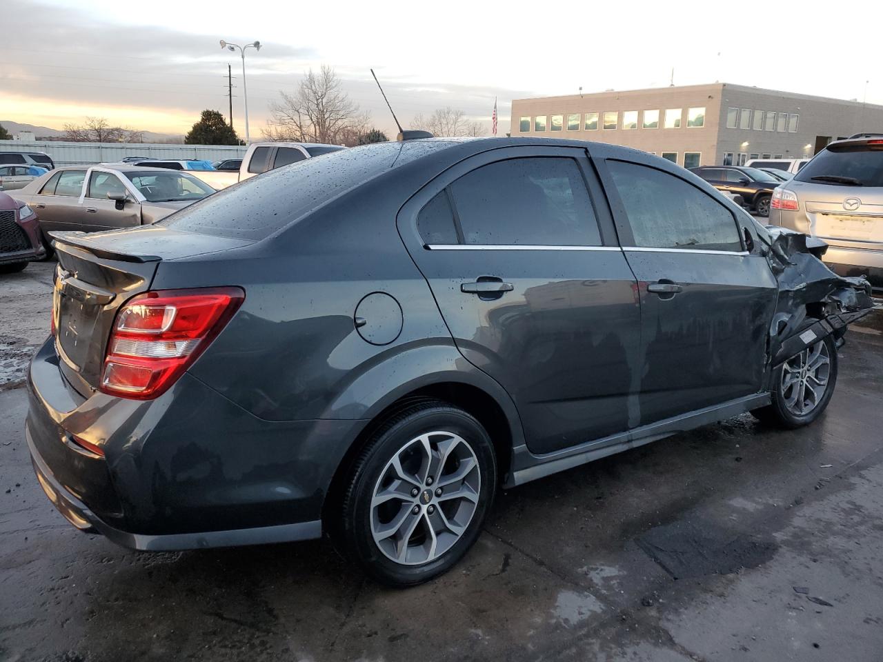 Изображение 3 2017 CHEVROLET SONIC LT 2017 с VIN 1G1JC5SB2H4114747