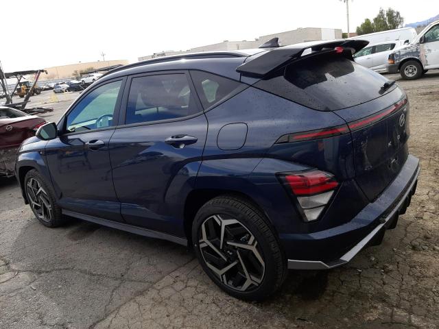 Obraz 2 z 2024 HYUNDAI KONA N LINE 2024 z VIN KM8HA3A35RU076213