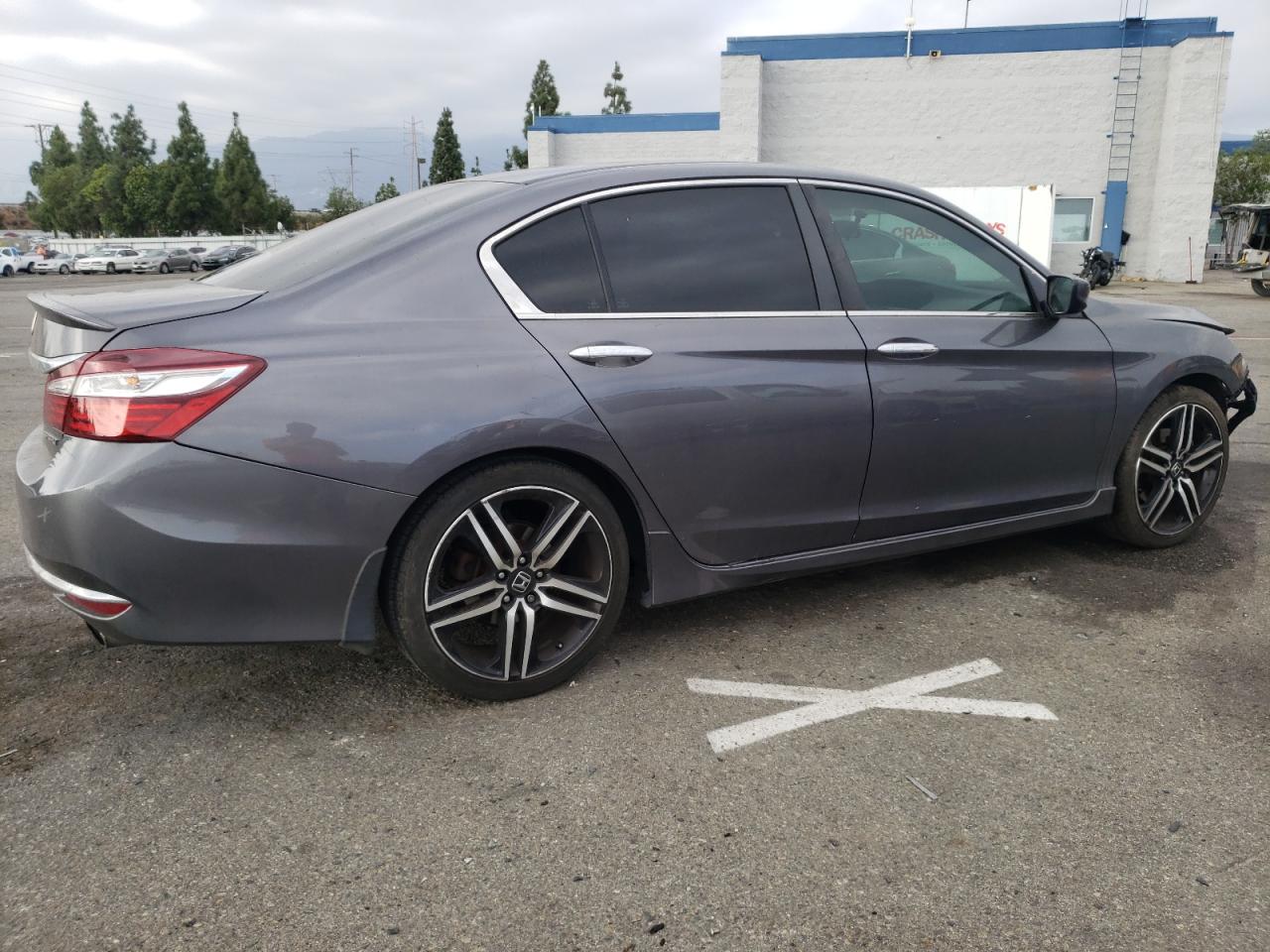 Obraz 3 z 2017 HONDA ACCORD SPORT 2017 z VIN 1HGCR2F5XHA262861