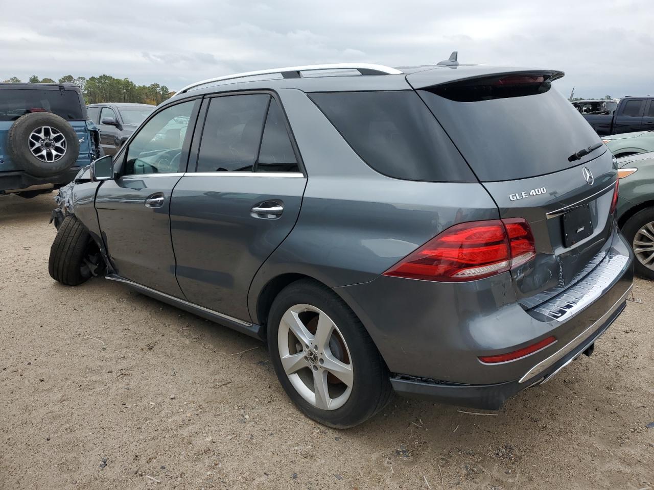 Image 2 of 2019 MERCEDES-BENZ GLE 400 4MATIC 2019 with VIN 4JGDA5GB3KB218908