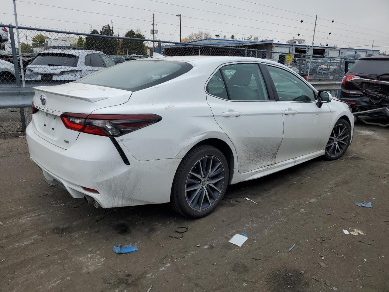 Изображение 3 2022 TOYOTA CAMRY SE 2022 с VIN 4T1G11AK0NU699322