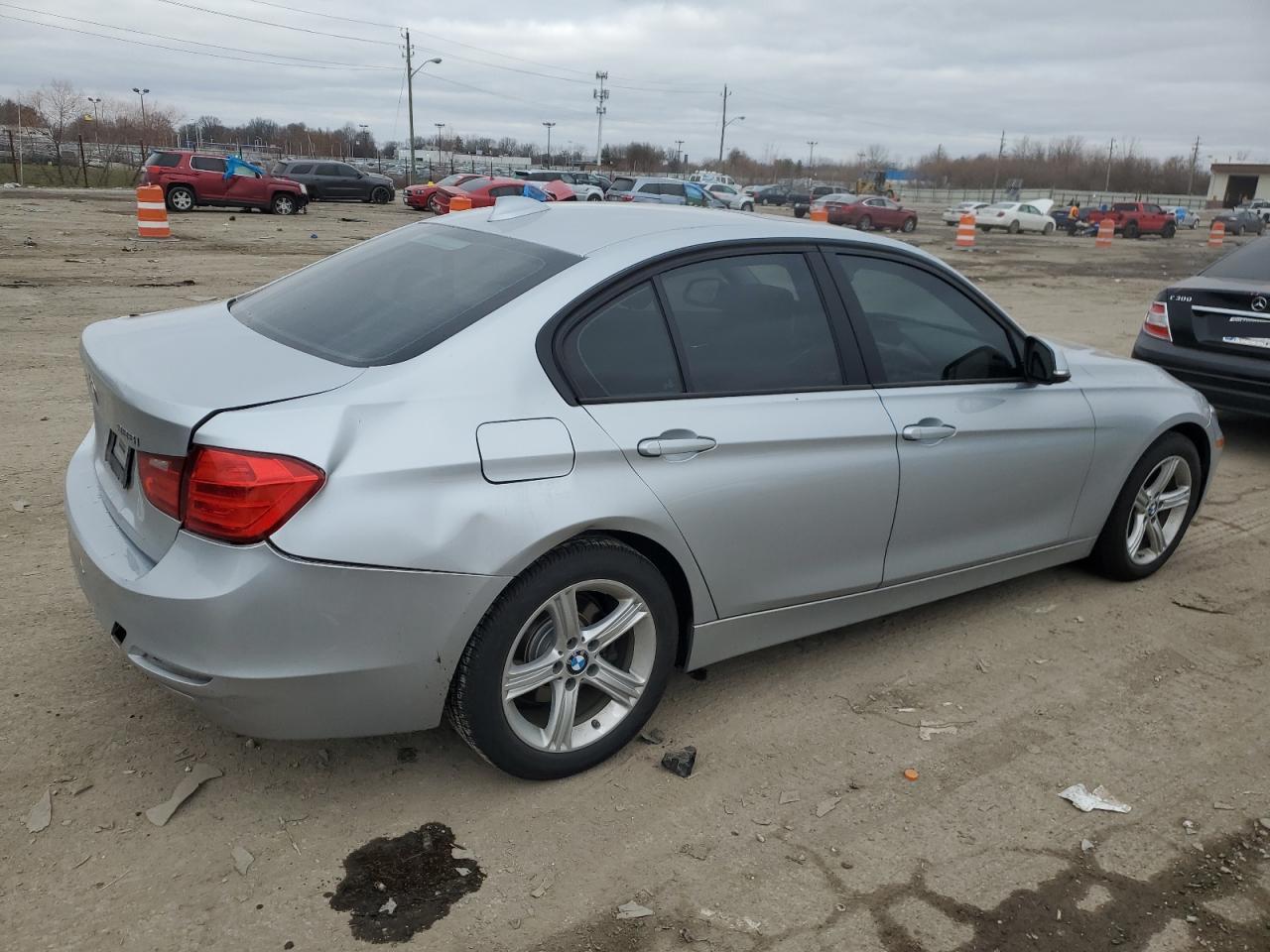 Image 3 of 2013 BMW 328 I 2013 with VIN WBA3A5G54DNP19055