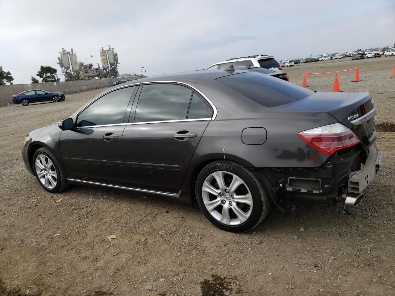 Image 2 of 2009 ACURA RL  2009 with VIN JH4KB26679C001182