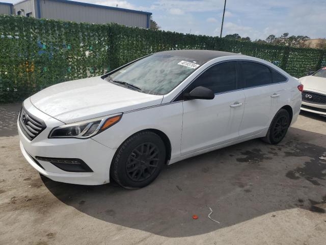 Obraz 1 z 2015 HYUNDAI SONATA SE 2015 z VIN 5NPE24AF2FH244190