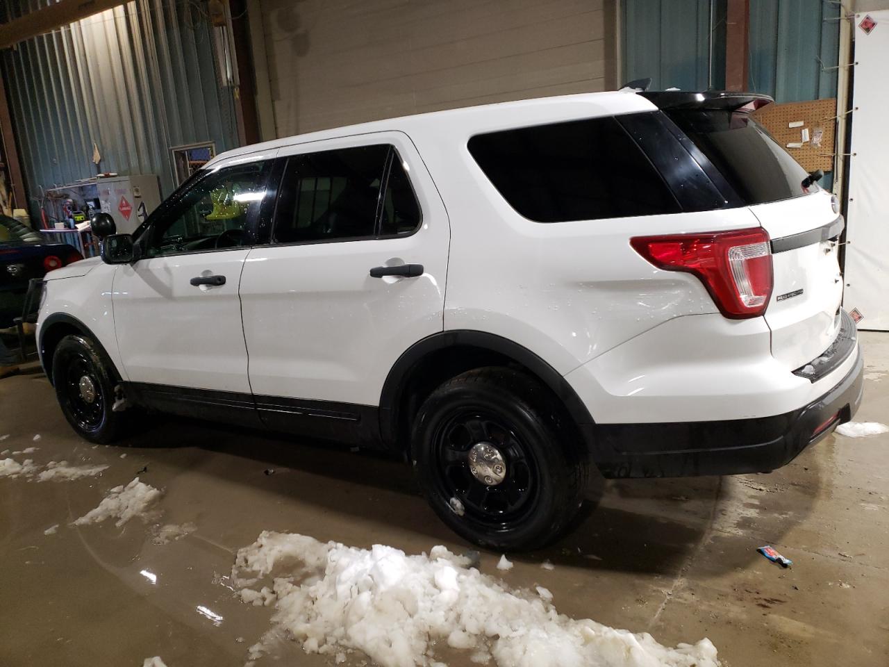 Изображение 2 2016 FORD EXPLORER POLICE INTERCEPTOR 2016 с VIN 1FM5K8AR7JGA05020