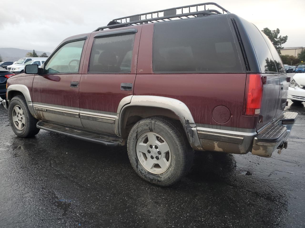 Image 2 of 1998 CHEVROLET TAHOE K1500 1998 with VIN 1GNEK13R9WJ372396