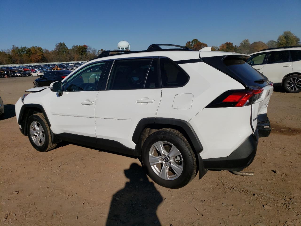 Изображение 2 2019 TOYOTA RAV4 XLE 2019 с VIN 2T3P1RFVXKW014456