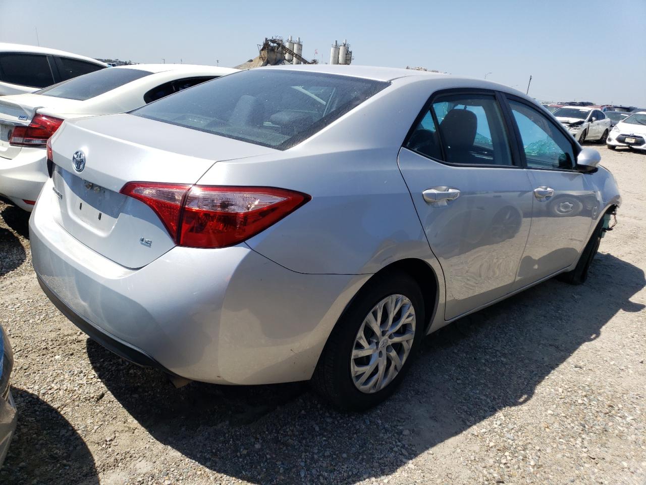 Obraz 3 z 2018 TOYOTA COROLLA L 2018 z VIN 5YFBURHE4JP807372