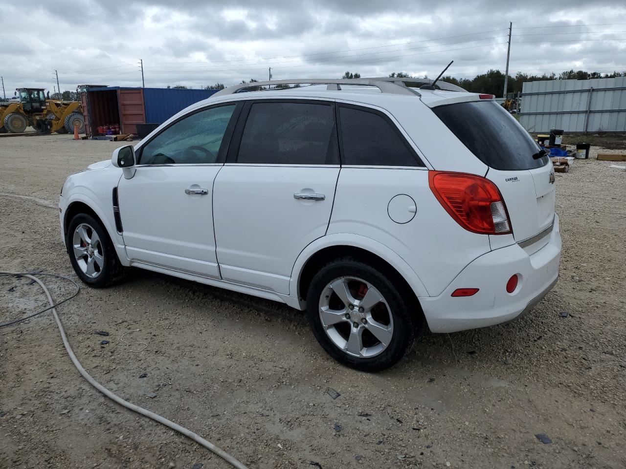 Image 2 of 2014 CHEVROLET CAPTIVA LTZ 2014 with VIN 3GNAL4EK5ES627698