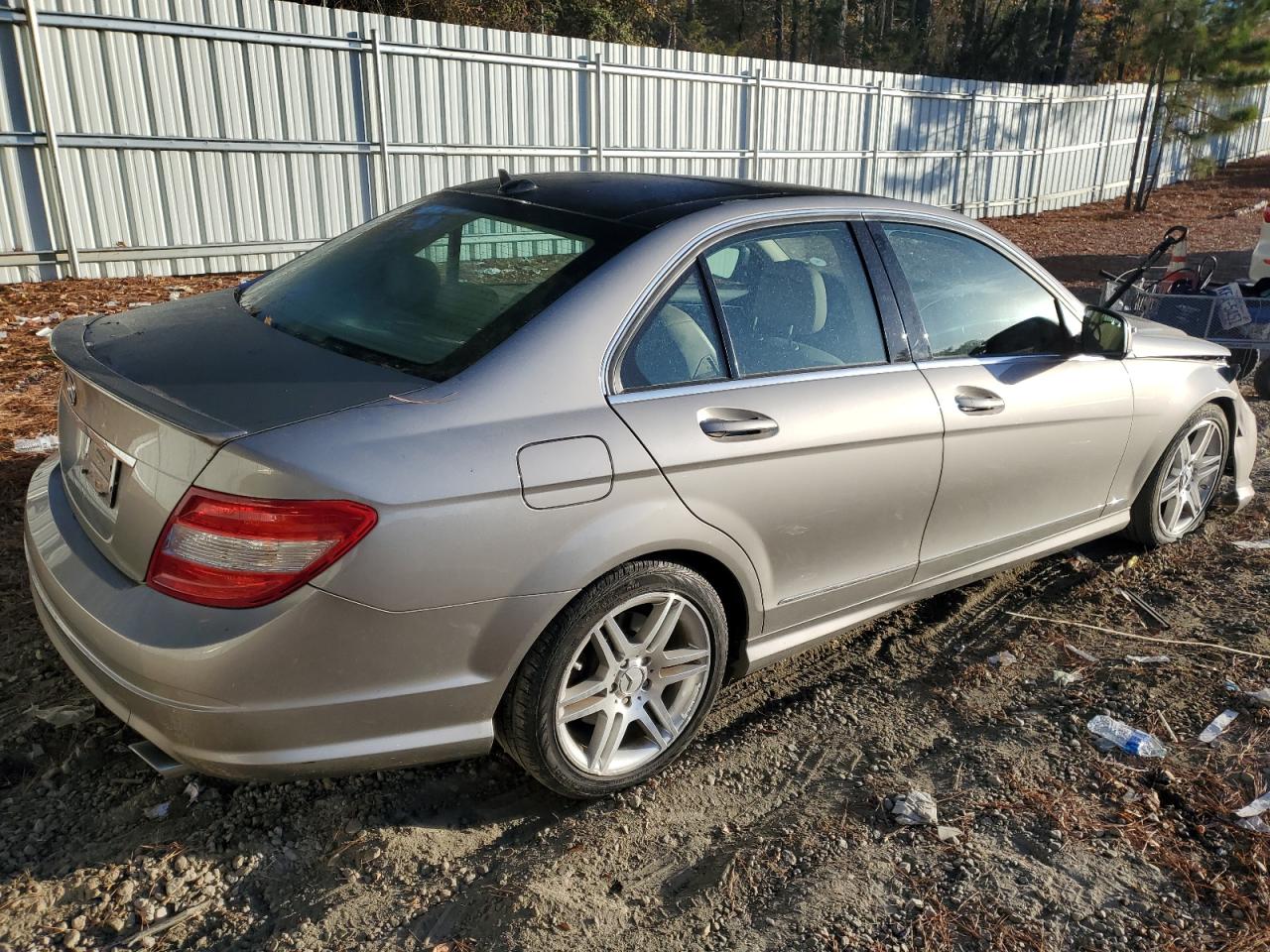 Image 3 of 2009 MERCEDES-BENZ C 350 2009 with VIN WDDGF56X09R064780