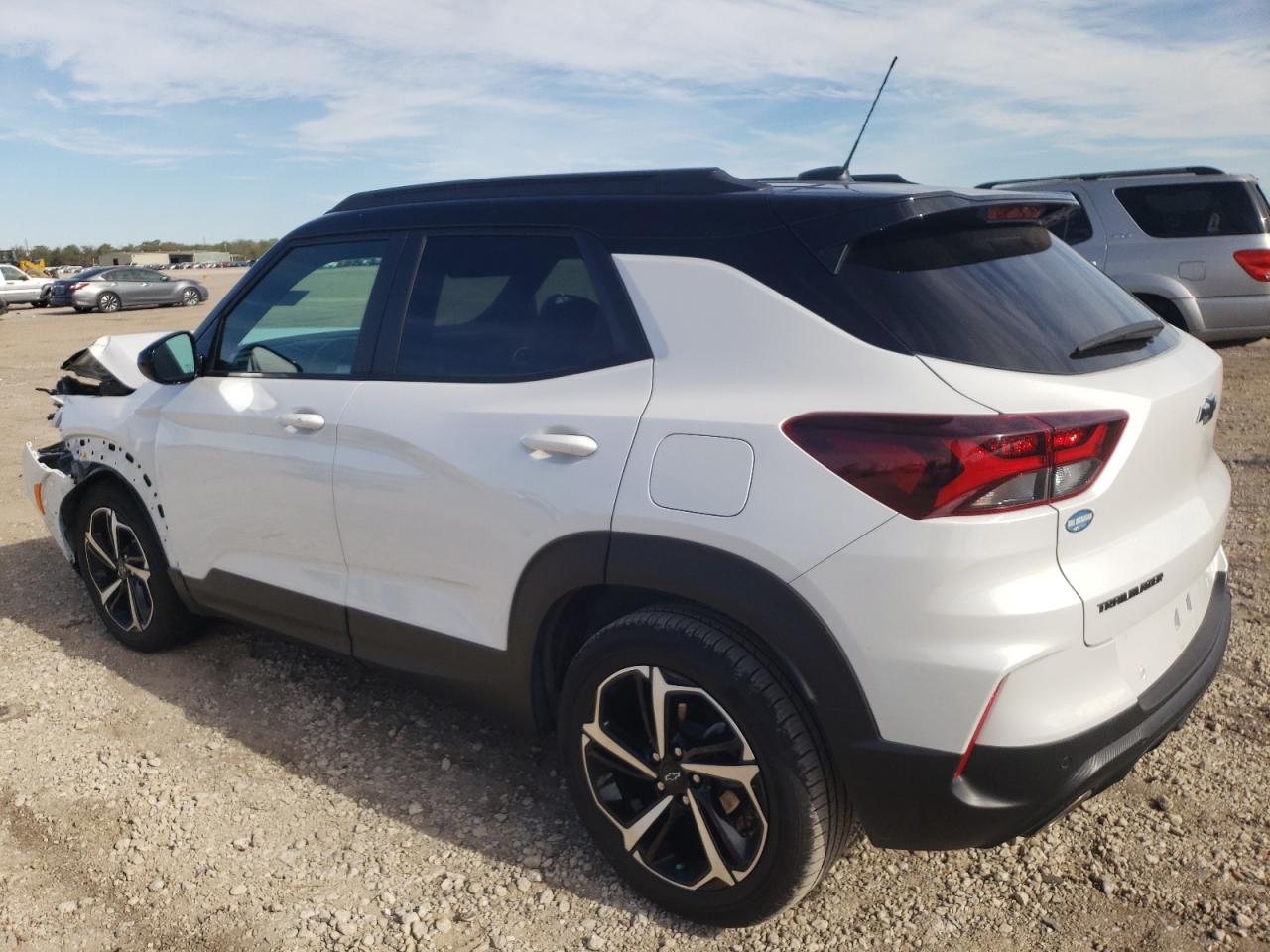Image 2 of 2022 CHEVROLET TRAILBLAZER RS 2022 with VIN KL79MTSL4NB121627