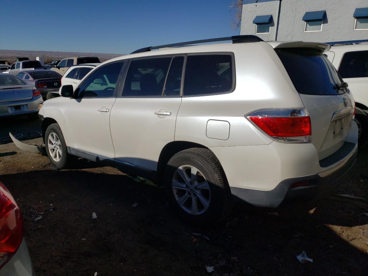 Image 2 of 2013 TOYOTA HIGHLANDER BASE 2013 with VIN 5TDBK3EH5DS197088