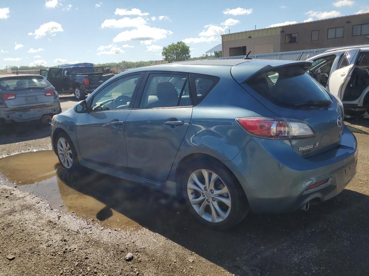 Image 2 of 2011 MAZDA 3 S 2011 with VIN JM1BL1K50B1413676