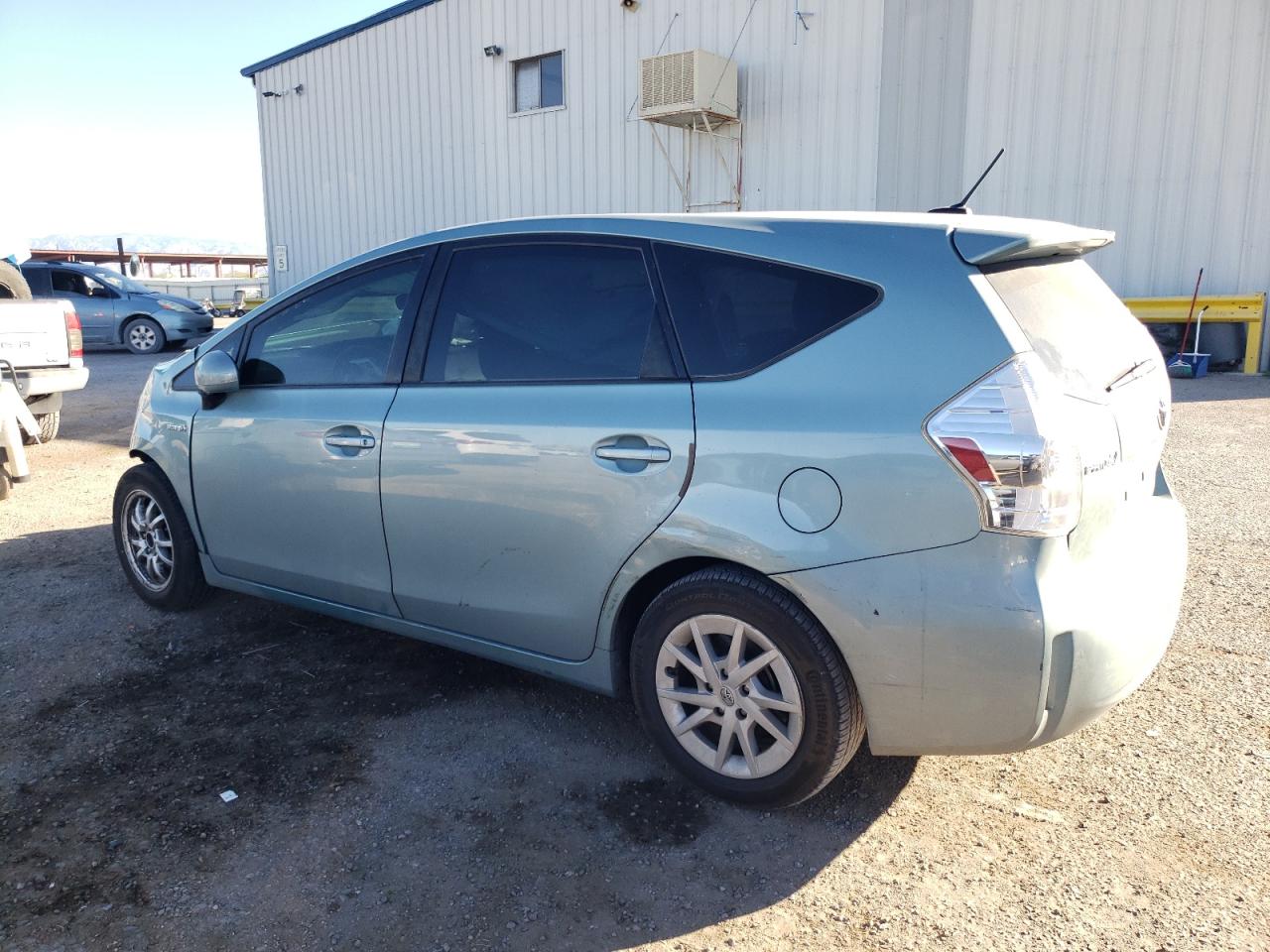 Image 2 of Toyota Prius V 2013 with VIN JTDZN3EU3D3210070