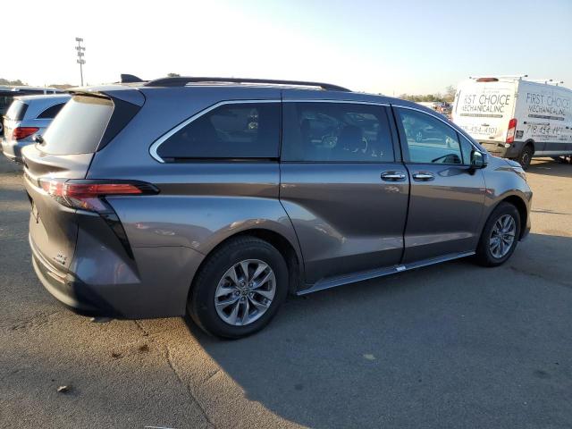 Obraz 3 z 2022 TOYOTA SIENNA XLE 2022 z VIN 5TDYRKECXNS082153