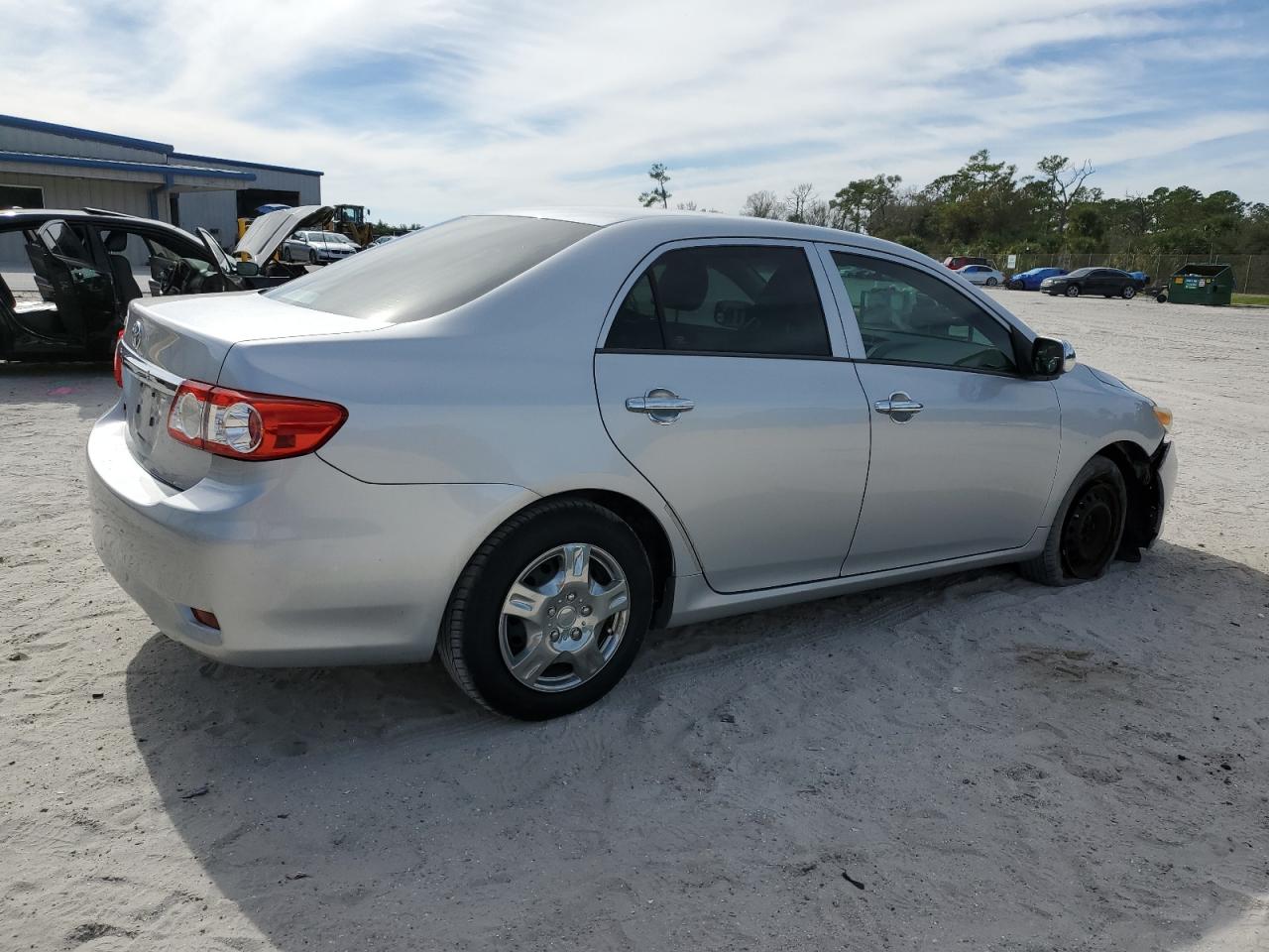 Image 3 of 2013 TOYOTA COROLLA BASE 2013 with VIN 2T1BU4EE3DC985463