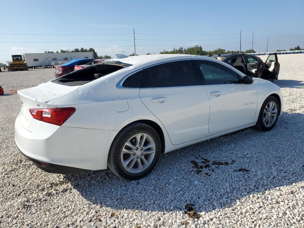 Image 3 of 2018 CHEVROLET MALIBU LT 2018 with VIN 1G1ZD5ST2JF226063