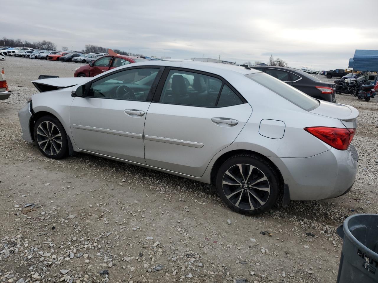 Изображение 2 2018 TOYOTA COROLLA L 2018 с VIN 5YFBURHE7JP793676