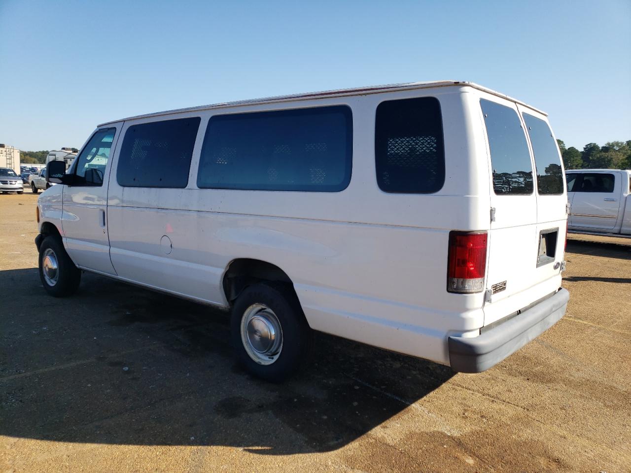 Image 2 of 2004 FORD ECONOLINE E350 SUPER DUTY WAGON 2004 with VIN 1FBSS31L84HB51354