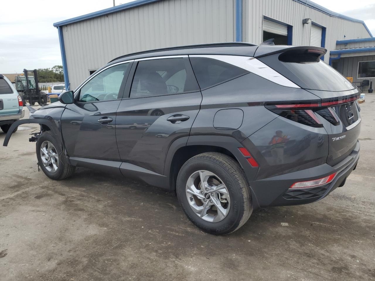 Image 2 of 2023 HYUNDAI TUCSON SEL 2023 with VIN 5NMJBCAE7PH286501