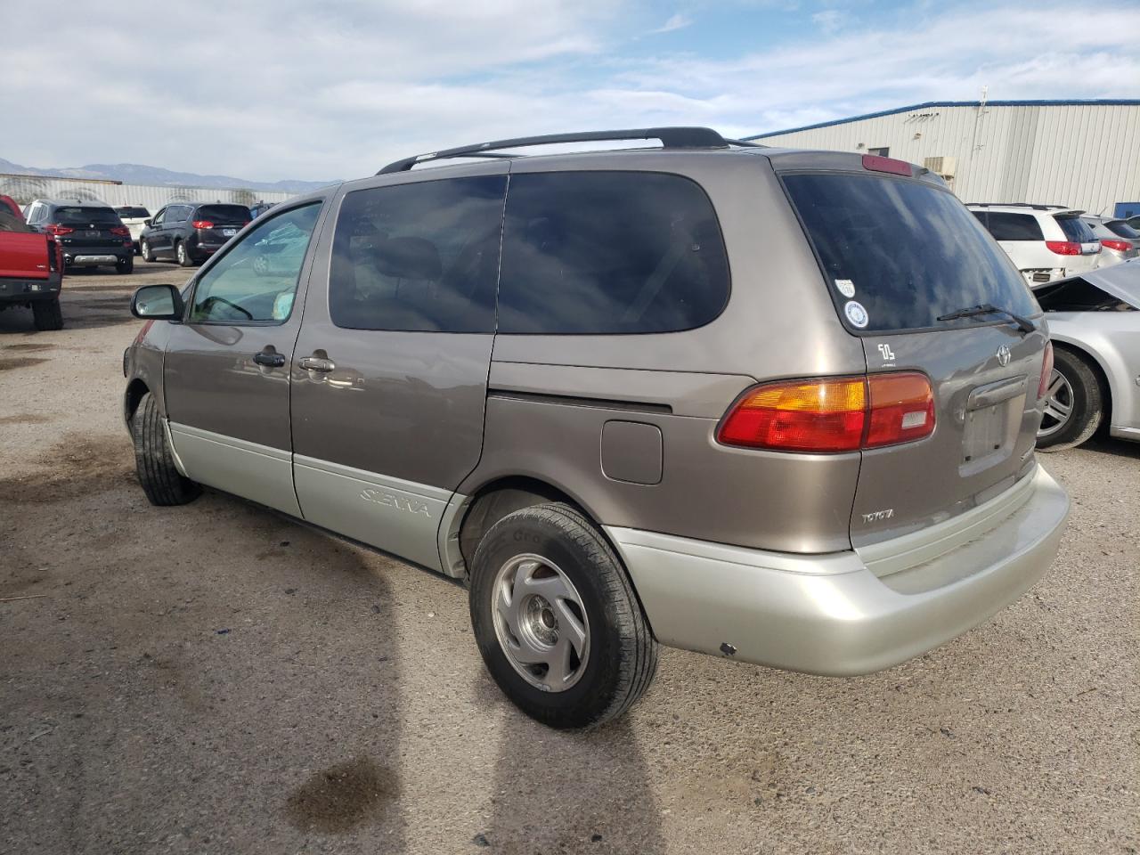 Изображение 2 1999 TOYOTA SIENNA LE 1999 с VIN 4T3ZF13C3XU102481