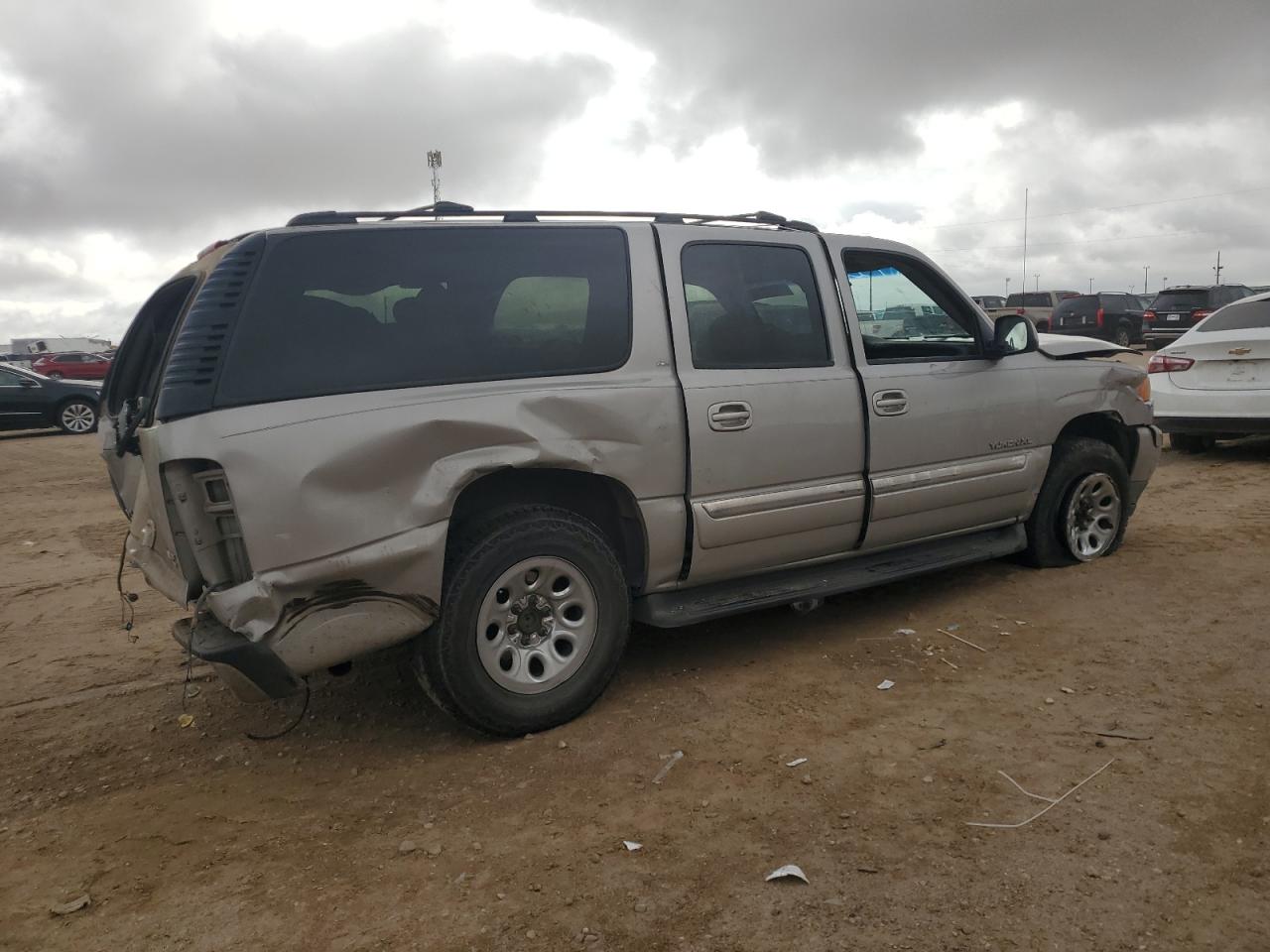 Image 3 of 2005 GMC YUKON XL C1500 2005 with VIN 1GKEC16Z05J214369